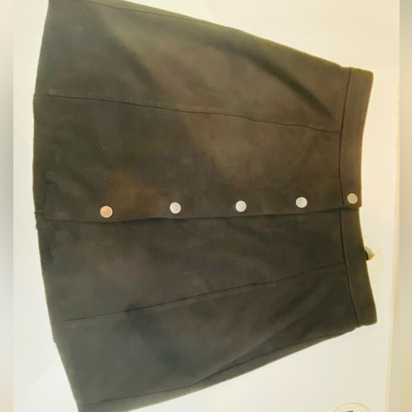 Aritzia/Wilfred free button front suede mini skirt - Picture 6 of 10
